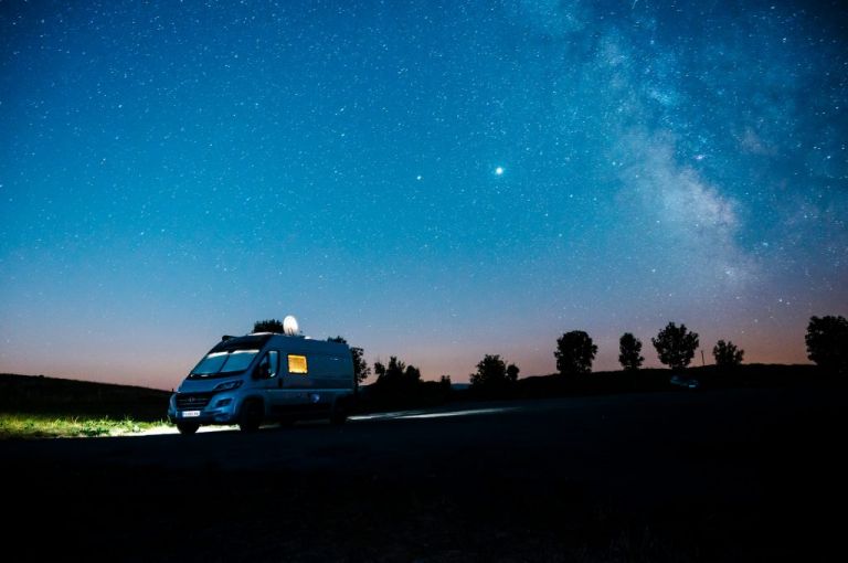auvergne - puy de dome - vanlife sous les étoiles